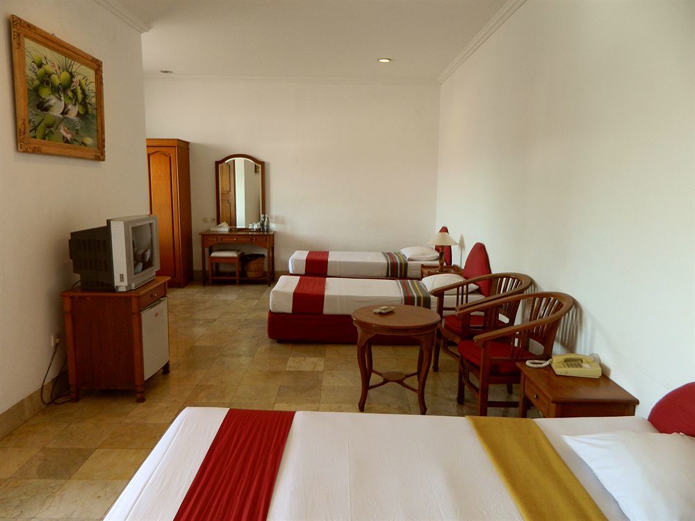 Hotel Ratna Kuta  Exterior photo